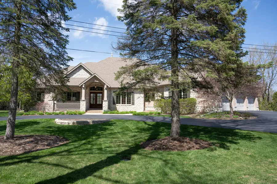 1512 W County Line Rd, Mequon, WI 53092 - #2