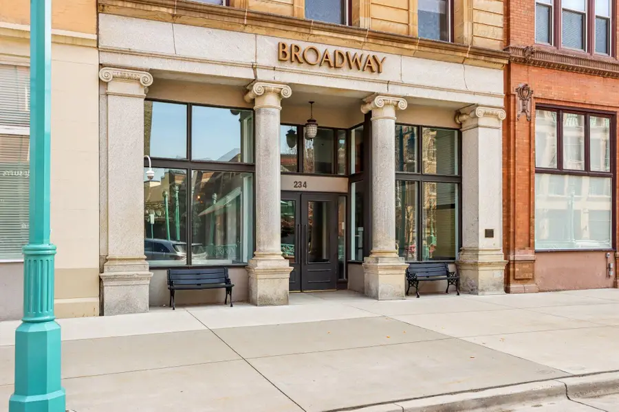 234 N Broadway, Milwaukee, WI 53202 - #2