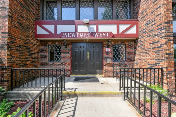 5253 N Lovers Ln Rd, Milwaukee, WI 53225