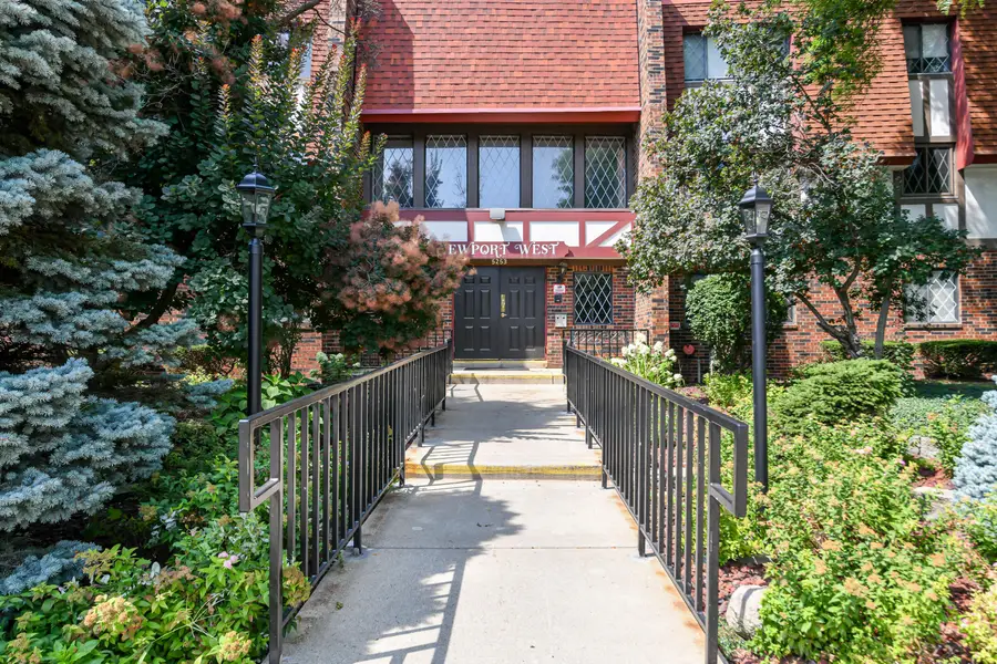 5253 N Lovers Ln Rd, Milwaukee, WI 53225 - #2