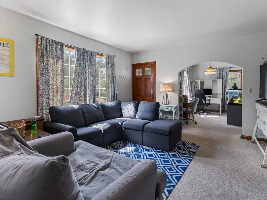 839 W Glendale Ave, Glendale, WI 53209 - #2