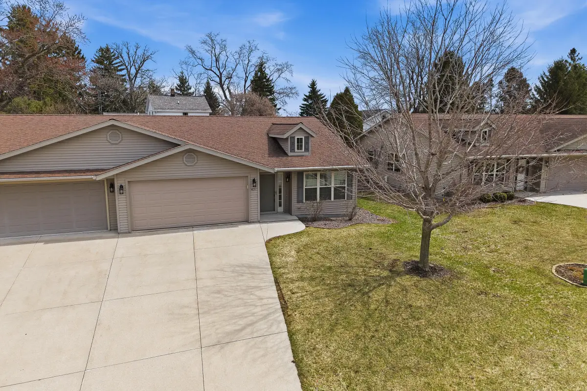 437 Kennedy Ct, Howards Grove, WI 53083 - #1