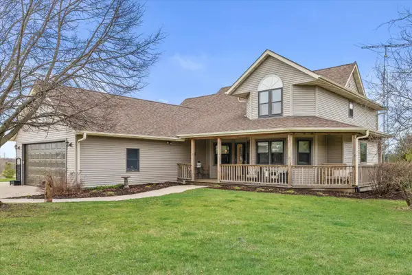 820 172nd Ave, Paris, WI 53182