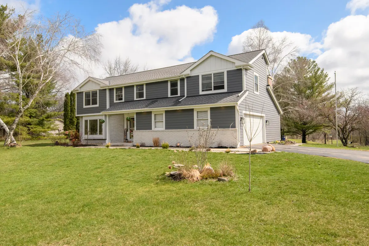 W301S3618 Snowdon Dr, Genesee, WI 53189 - #1