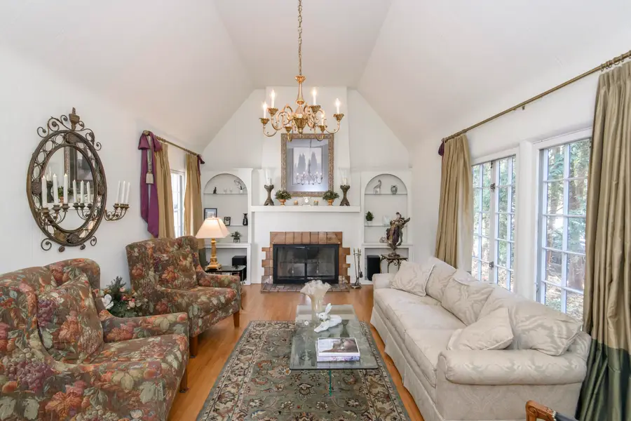 122 S Grand Ave, Waukesha, WI 53186 - #2