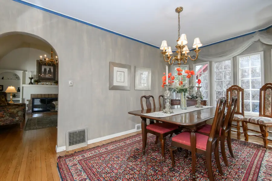 122 S Grand Ave, Waukesha, WI 53186 - #3