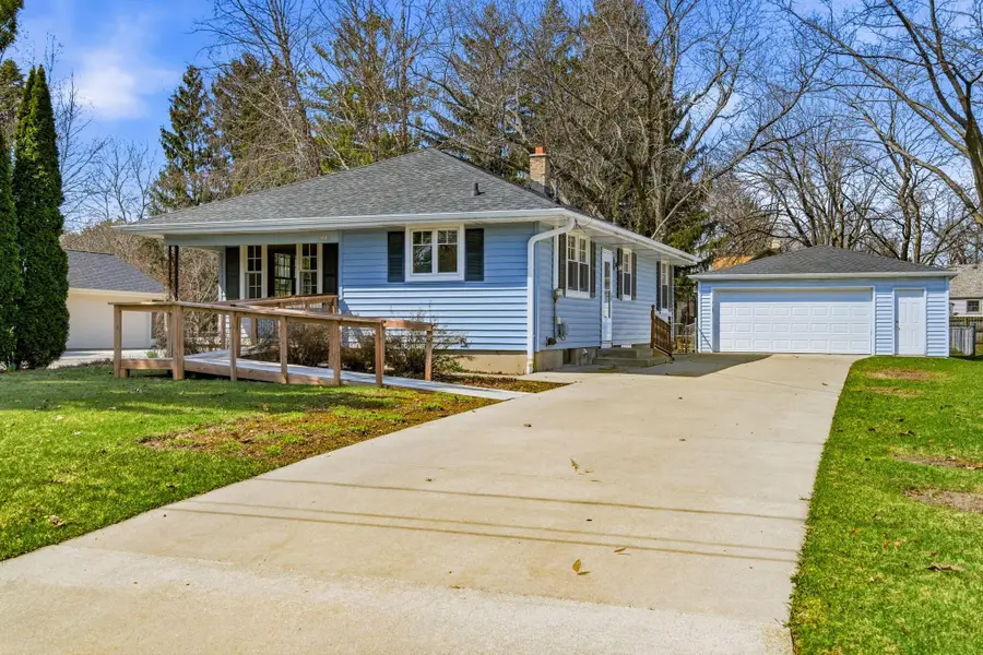 322 S Park St, Oconomowoc, WI 53066 - #3