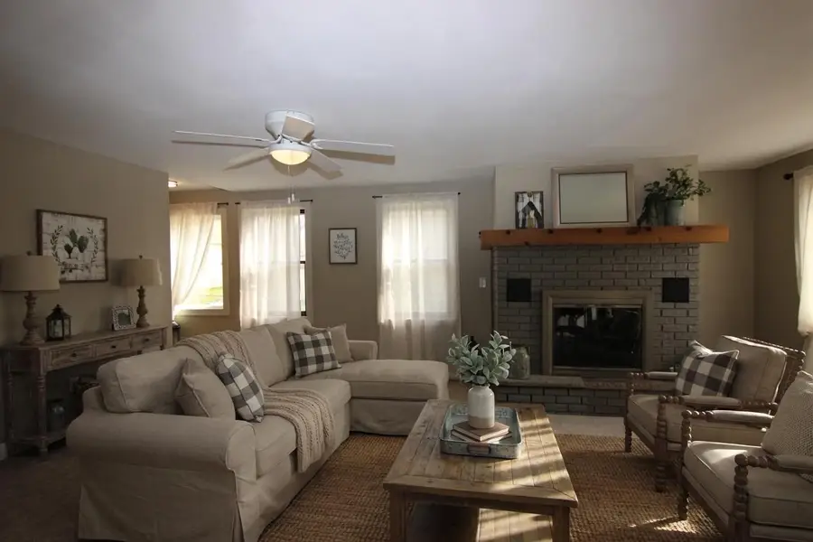 1303 S 9th St, Watertown, WI 53094 - #2