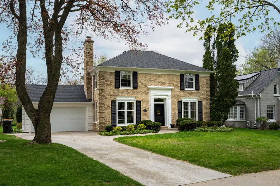 9727 Harding Blvd, Wauwatosa, WI 53226 - #3