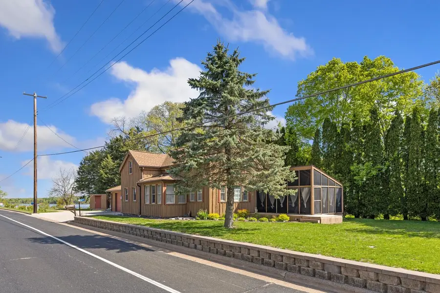 46652 Riverview Dr, Dresbach, MN 55947 - #2