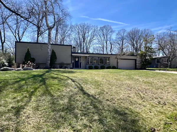 2115 W Greenwood Rd, Glendale, WI 53209