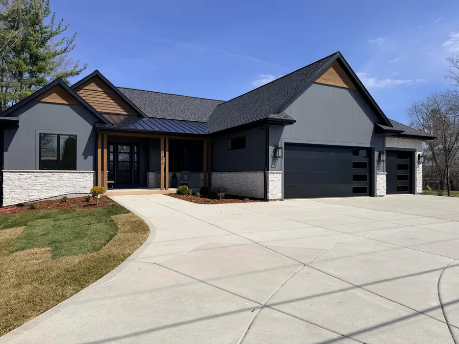 7876 W Drexel Ave, Franklin, WI 53132 - #3