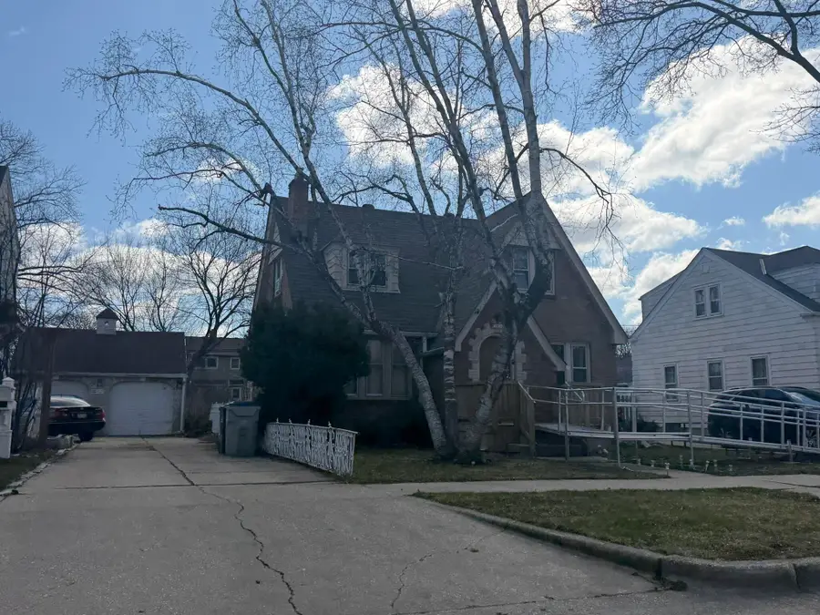 5858 N 40th St, Milwaukee, WI 53209 - #2