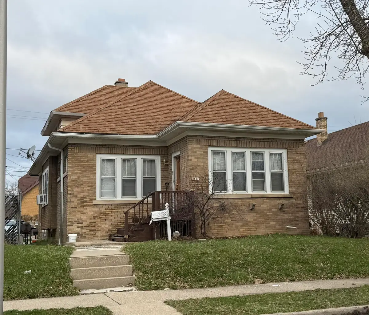 2835 N 54th St, Milwaukee, WI 53210 - #1