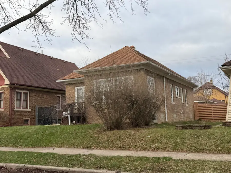 2835 N 54th St, Milwaukee, WI 53210 - #3