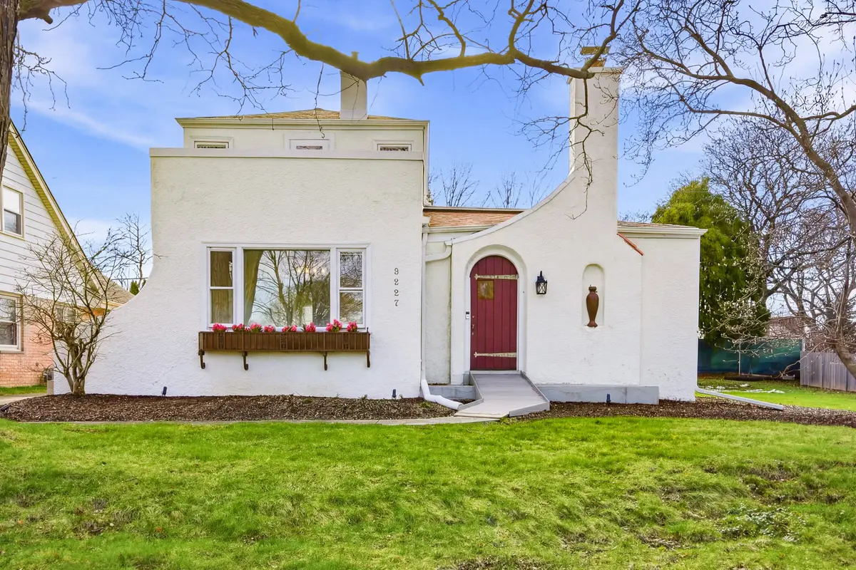 3227 N 104th St, Wauwatosa, WI 53222 - #1