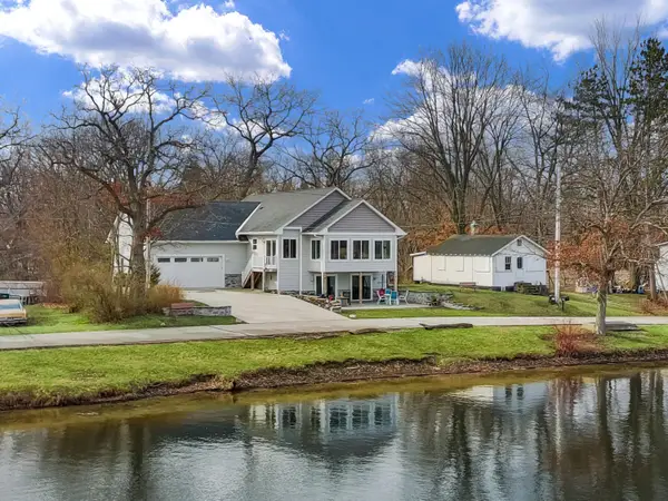 W1143 Lake Dr, Genoa City, WI 53128