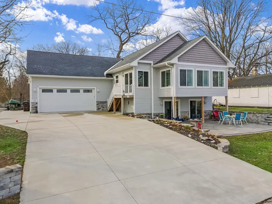 W1143 Lake Dr, Genoa City, WI 53128 - #3