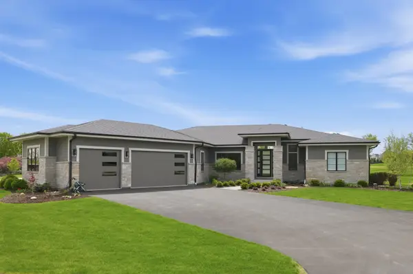 S17W30381 Hazeltine Ct, Genesee, WI 53188