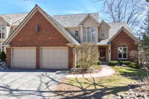 530 Park Cir, Elm Grove, WI 53122