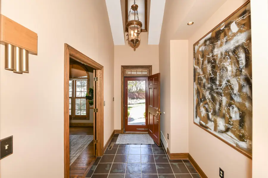 530 Park Cir, Elm Grove, WI 53122 - #3