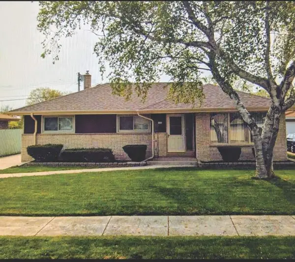 3904 Wilshire Dr, Racine, WI 53402