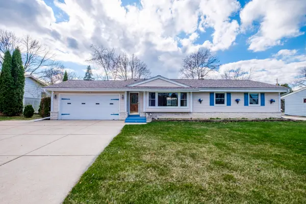 W180N8273 Town Hall Rd, Menomonee Falls, WI 53051