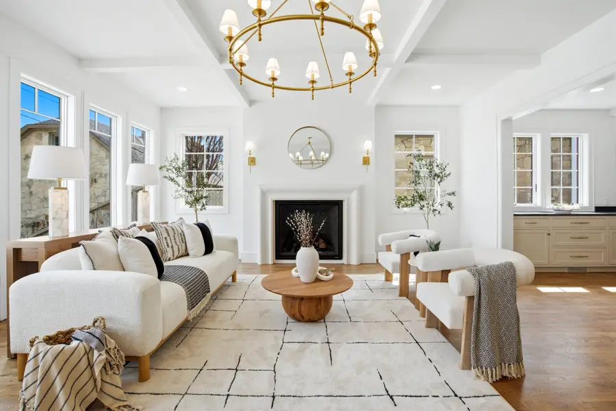 4840 N Larkin St, Whitefish Bay, WI 53217 - #2