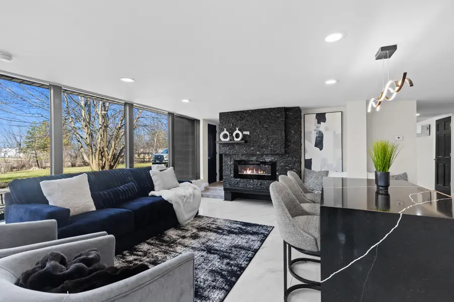 N69W13127 Harding Dr, Menomonee Falls, WI 53051 - #3