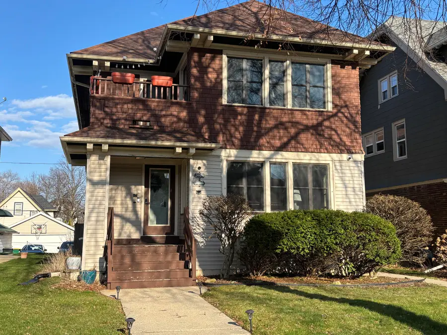 3924 N Maryland Ave, Shorewood, WI 53211 - #2