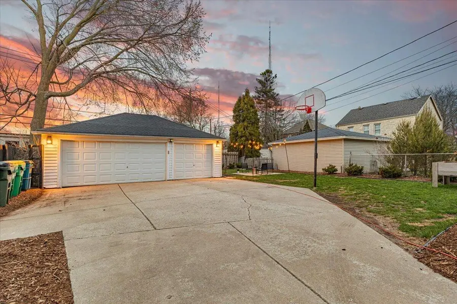 3865 N Morris Blvd, Shorewood, WI 53211 - #2