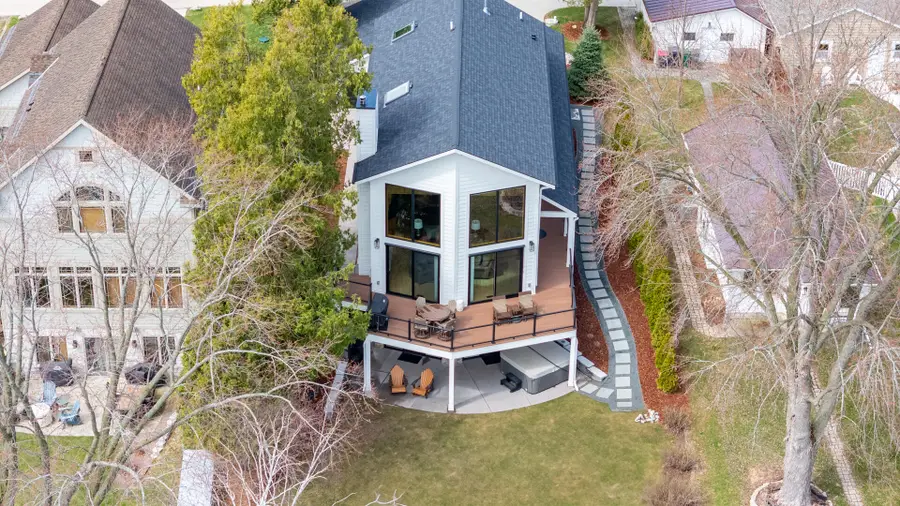 5530 W Lake Dr, West Bend, WI 53095 - #3