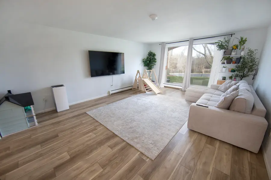 4050 W Rivers Edge Cir, Brown Deer, WI 53209 - #2