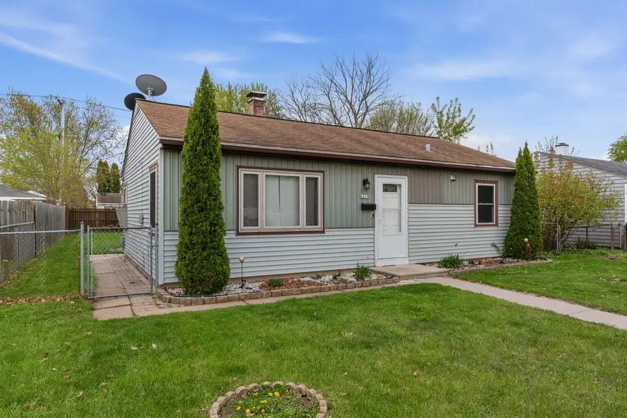 6419 W Verona Ct, Milwaukee, WI 53219 - #2