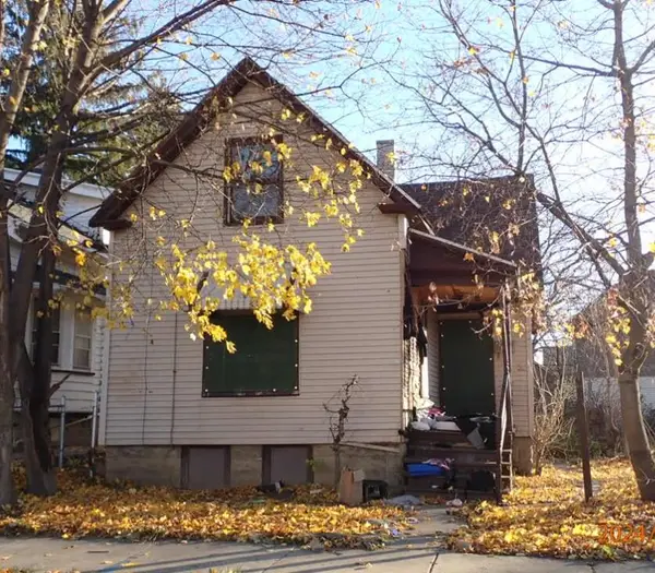 3260 N 15 St, Milwaukee, WI 53206