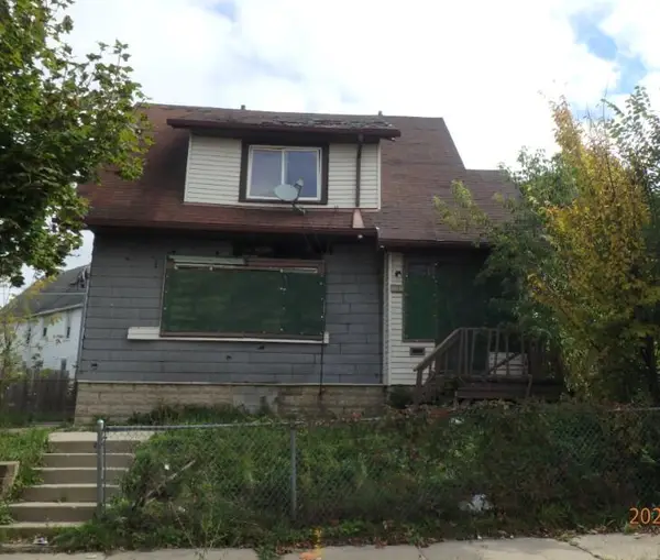 3282 N Dr Lester Carter Dr, Milwaukee, WI 53206