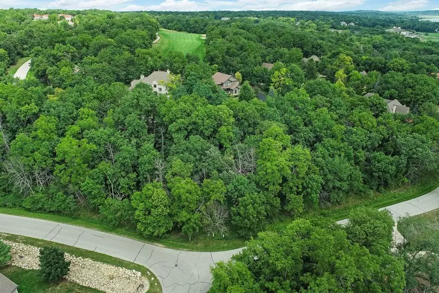 660 Legend Dr, Geneva, WI 53147 - #2