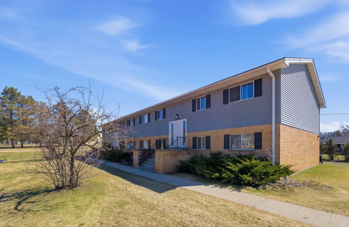 717 Maple St, Palmyra, WI 53156 - #1