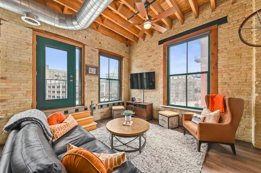 205 N Water St, Milwaukee, WI 53202 - #3