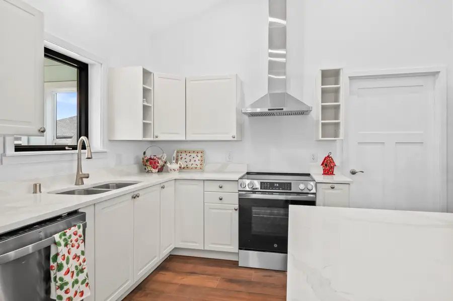 1401 Devon Rd, Burlington, WI 53105 - #3