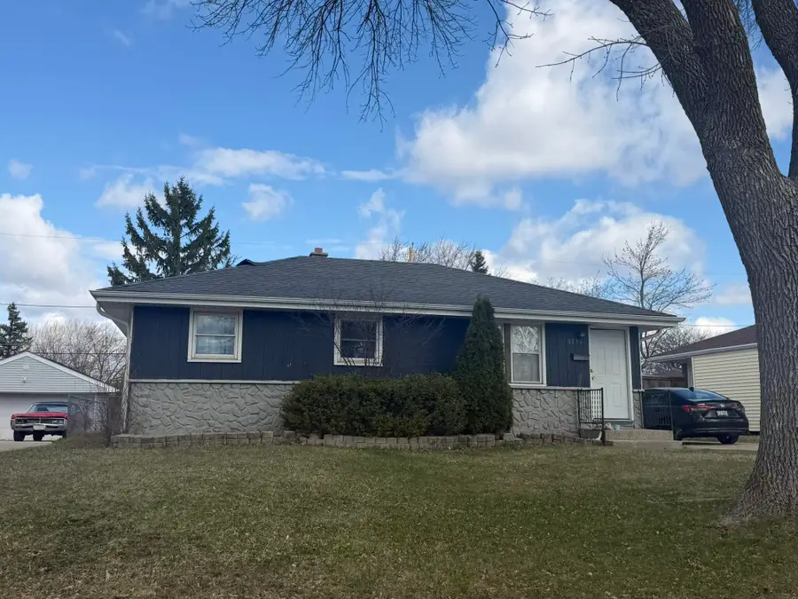 8152 W Clovernook St, Milwaukee, WI 53223 - #2