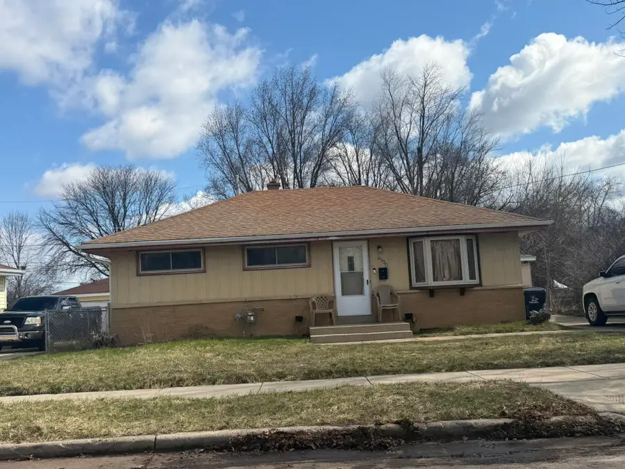 6330 N Joyce Ave, Milwaukee, WI 53225 - #2