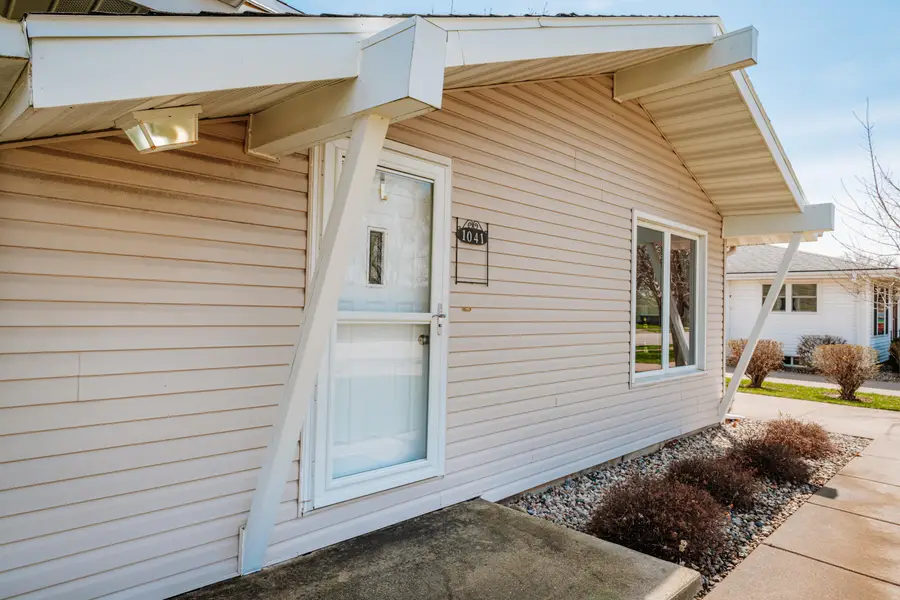 1041 London St, Menasha, WI 54952 - #2