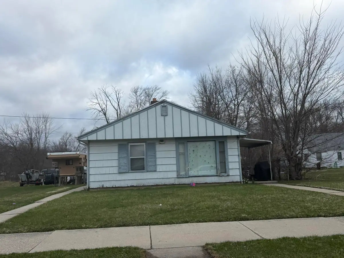 4618 W Congress St, Milwaukee, WI 53218 - #1