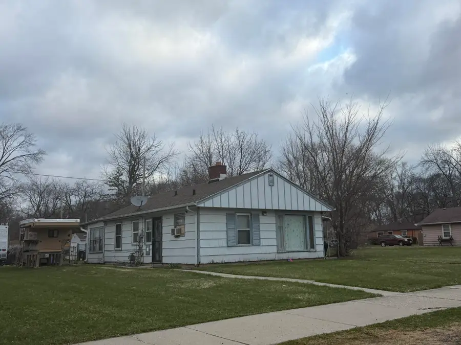 4618 W Congress St, Milwaukee, WI 53218 - #2