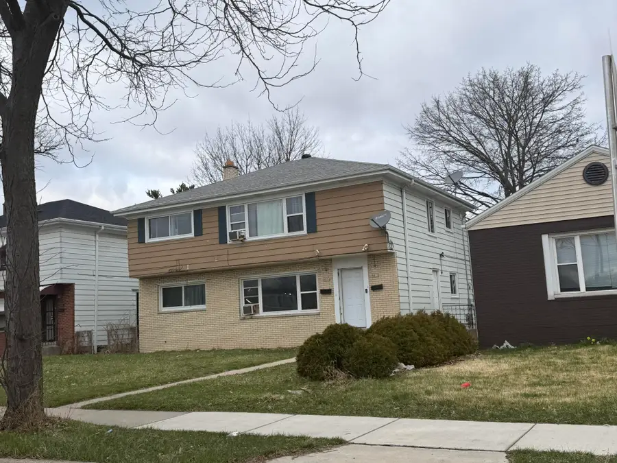 4812 W Hampton Ave, Milwaukee, WI 53218 - #2