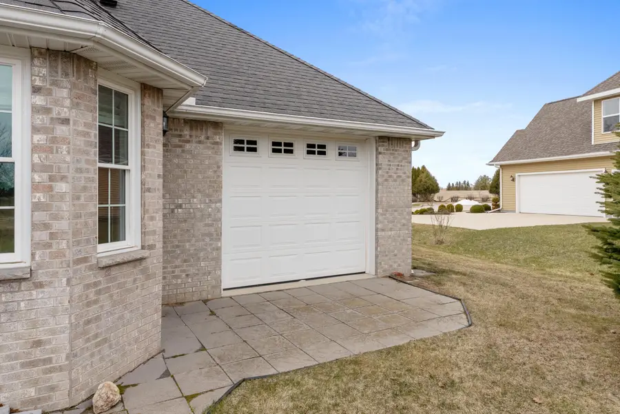 3919 Golfview Dr, Two Rivers, WI 54241 - #2