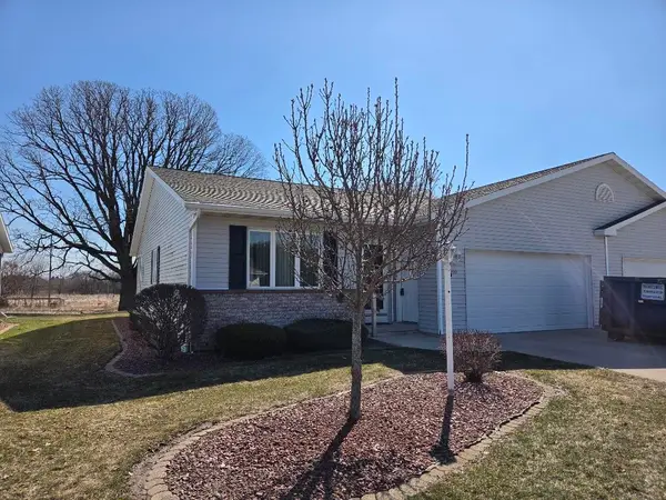 2233 Knuell St, Manitowoc, WI 54220