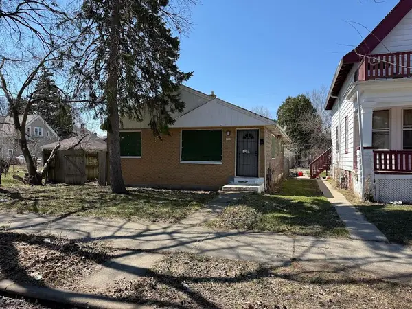 3723 N 17th St, Milwaukee, WI 53206