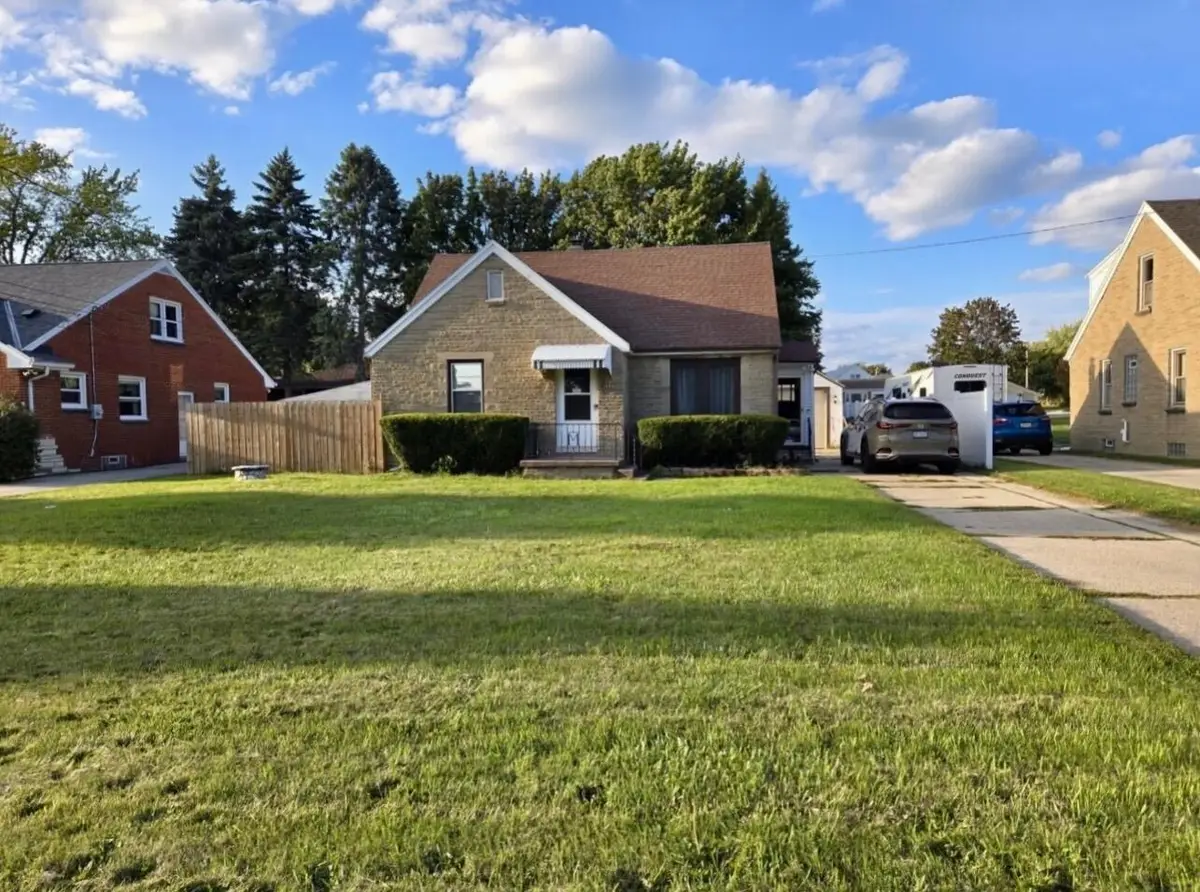 3624 E College Ave, Cudahy, WI 53110 - #1